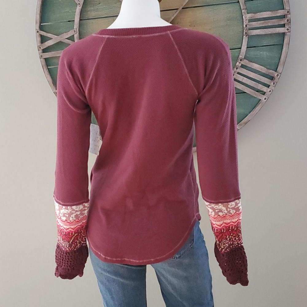 Free People in the mix cuff top - Picture 8 of 16